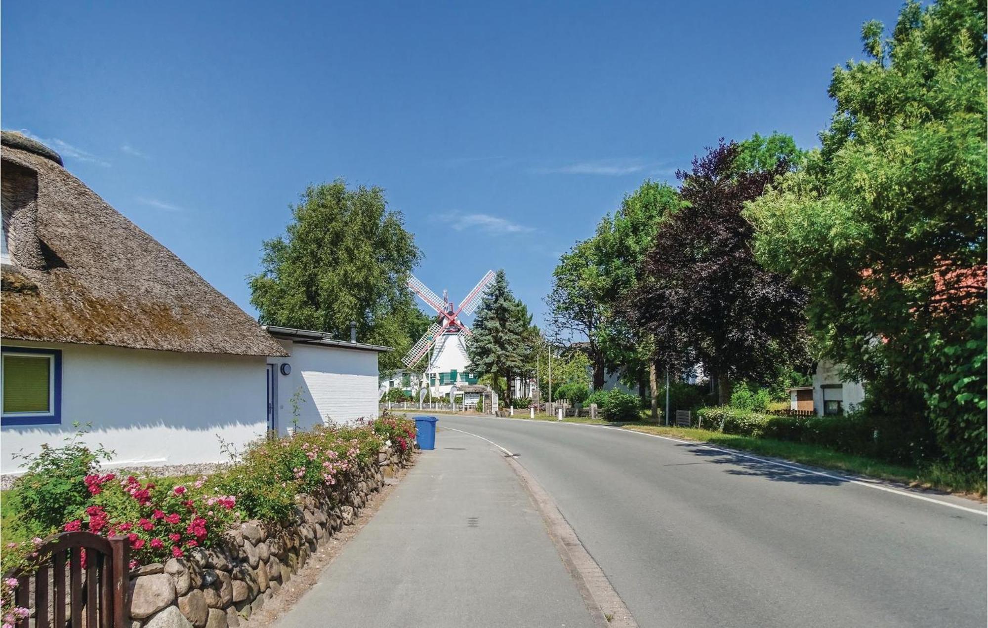 Awesome apartment in Bsum OT Westerdeichs, with 1 Bedrooms Büsum Exterior foto